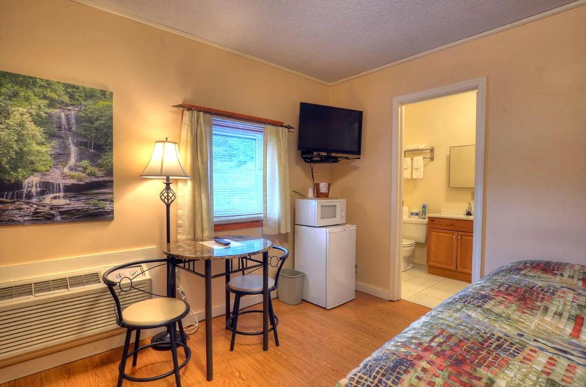 Riverbend Lodging Bryson City Exterior photo