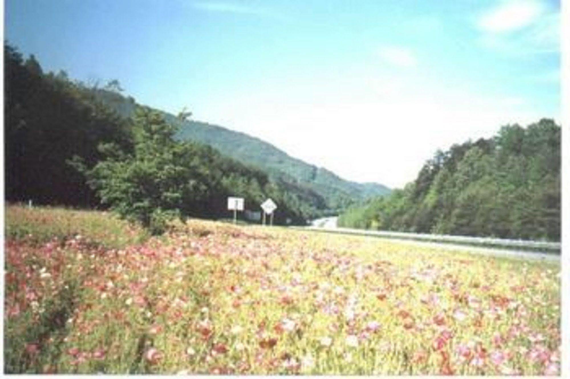 Riverbend Lodging Bryson City Exterior photo